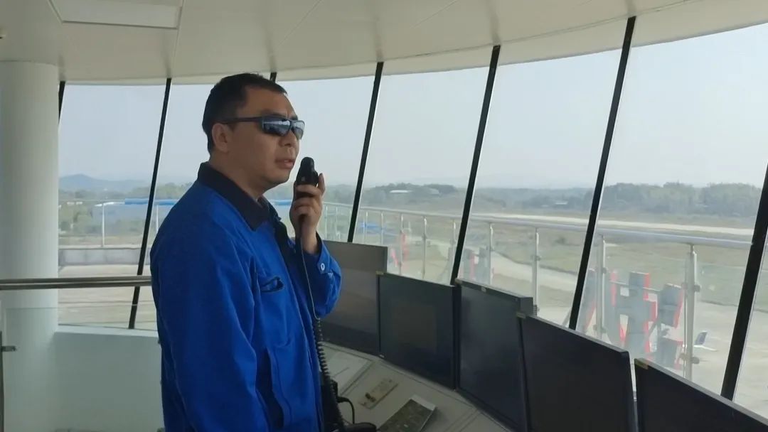 逍遥协同显身手！湖南航空应抢救援队云顶国际yd888机组开展特情处置惩罚应急演练