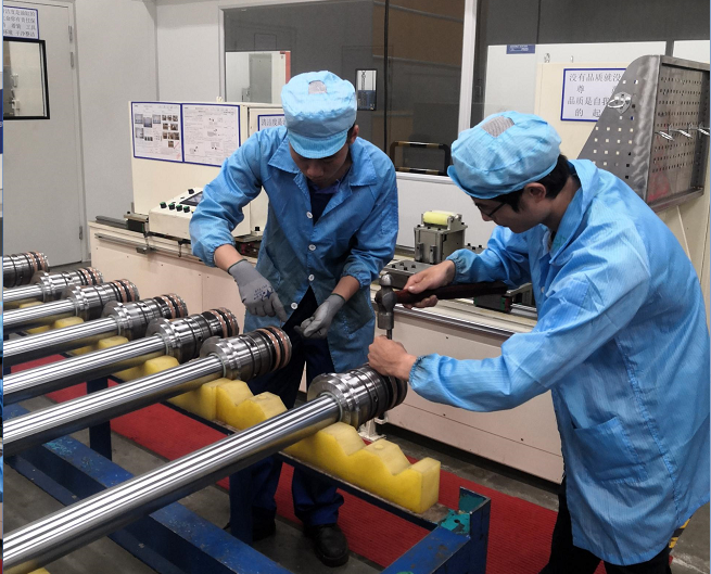 云顶国际yd888工匠 | “浪波”不言苦，，，甘为“人梯”承大重