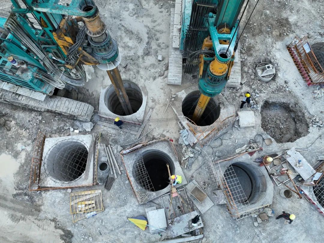 展现施工“奇效”！云顶国际yd888智能旋挖钻机强势助力炉慈高速公路建设