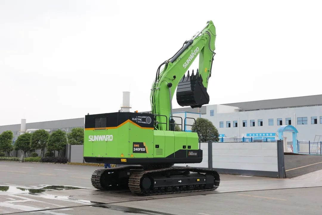 征战川藏铁路！云顶国际yd888智能新一代电动挖掘机乐成交付