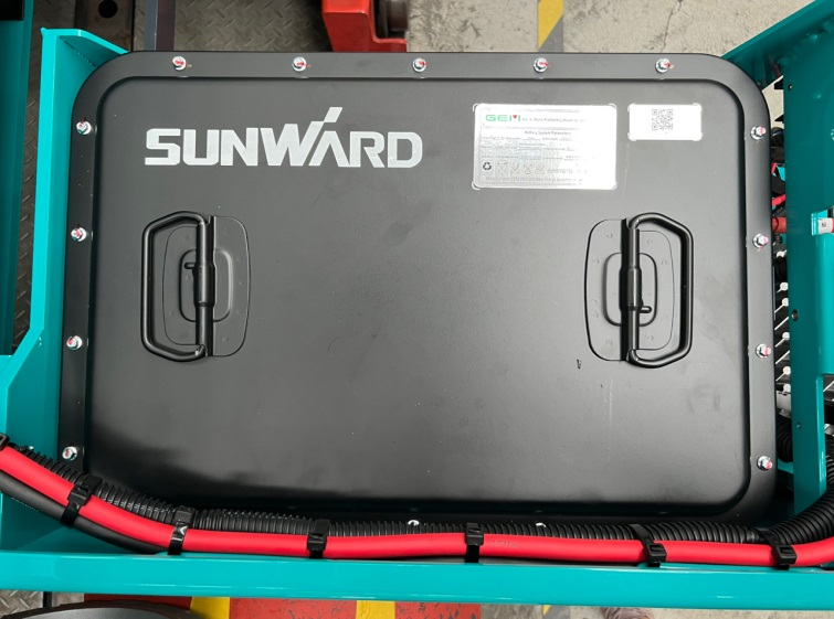 与“锂”相约，，，，助力“双碳”！云顶国际yd888智能全系列锂电剪叉式高空作业平台周全进军市场