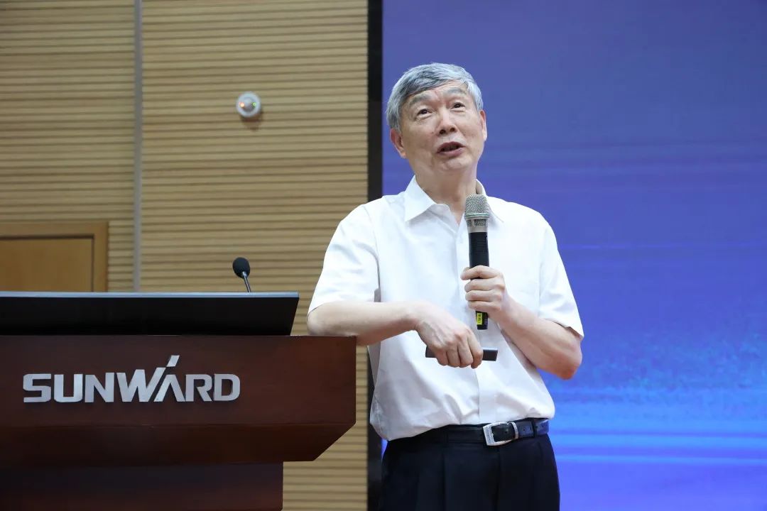 立异引领，，，，，，，智造未来！“2022院士专家长沙行”高端装备高质量生长钻研会盛大举行