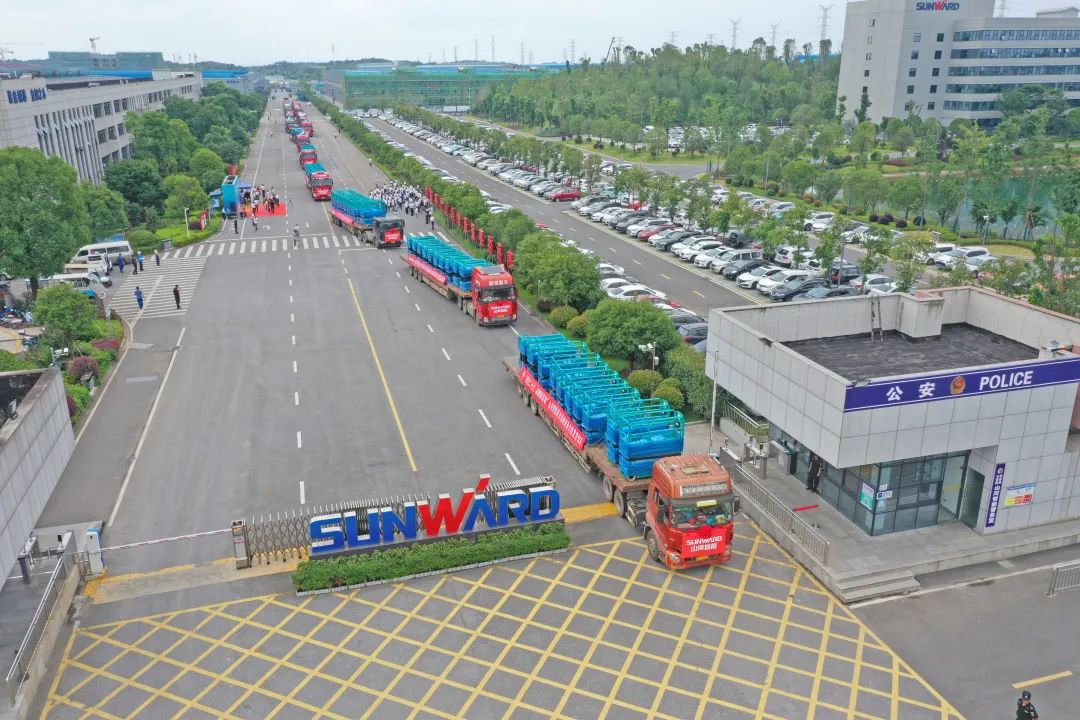 献礼二十大，，，，，，再攀新高地！云顶国际yd888智能高空机械装备再迎批量发货