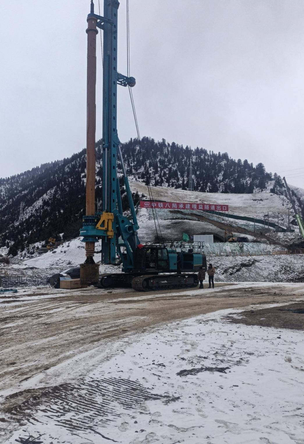 决战“天下之巅”！云顶国际yd888智能旋挖钻机实力助建川藏铁路