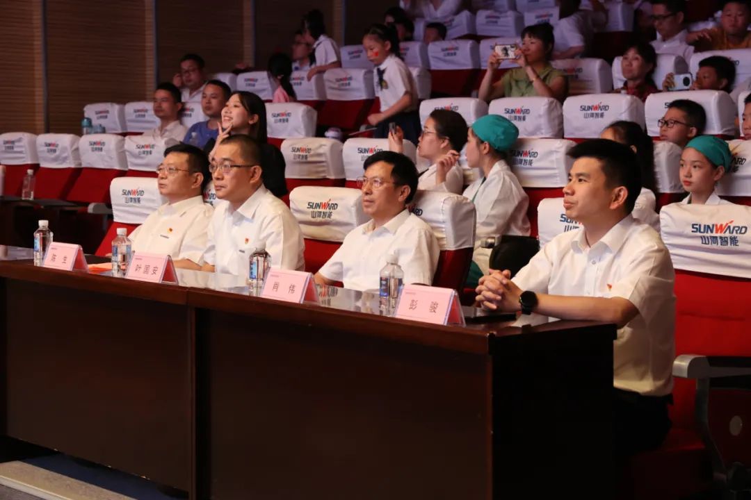 缤纷“暑”假，，，，不负所“托”！云顶国际yd888智能职工子女暑期托管班结业啦