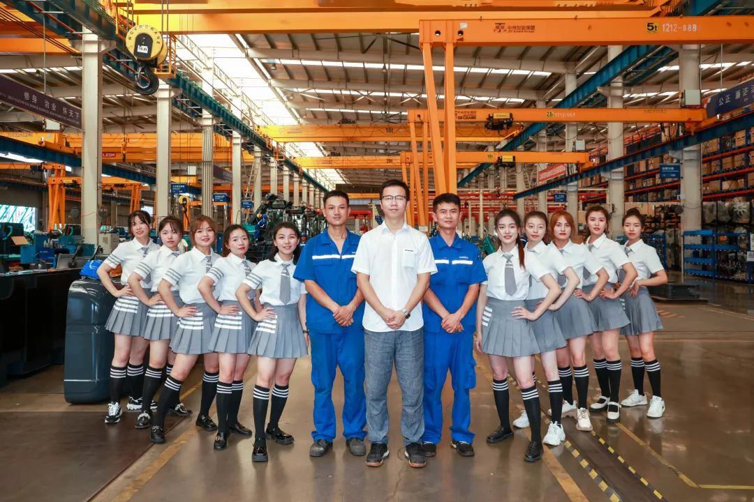 又酷又辣又炫！云顶国际yd888智能第二届挖机废物来了