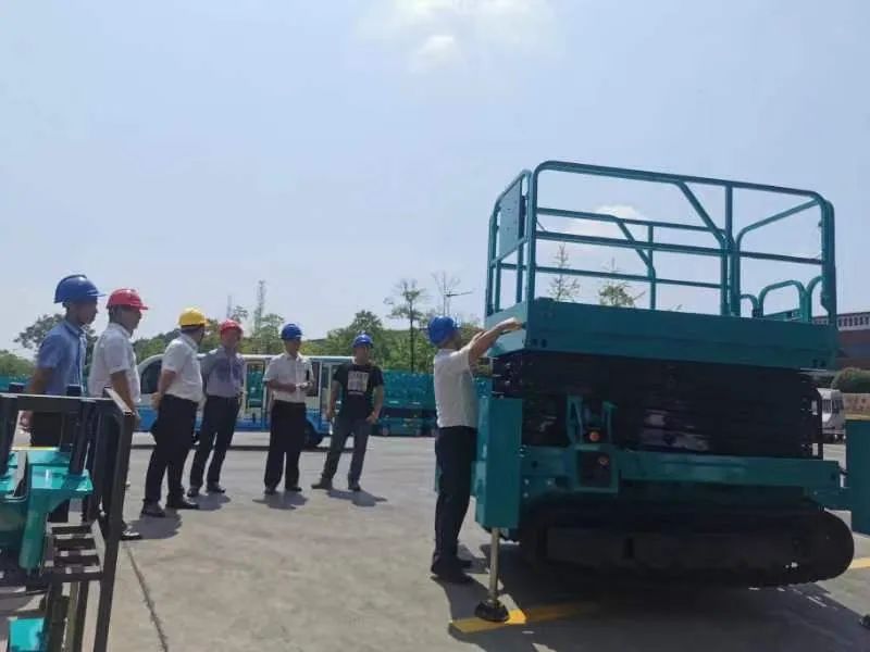 加速电动化产品结构，，，，，，，云顶国际yd888智能第一款履带剪叉式高空作业平台来了！