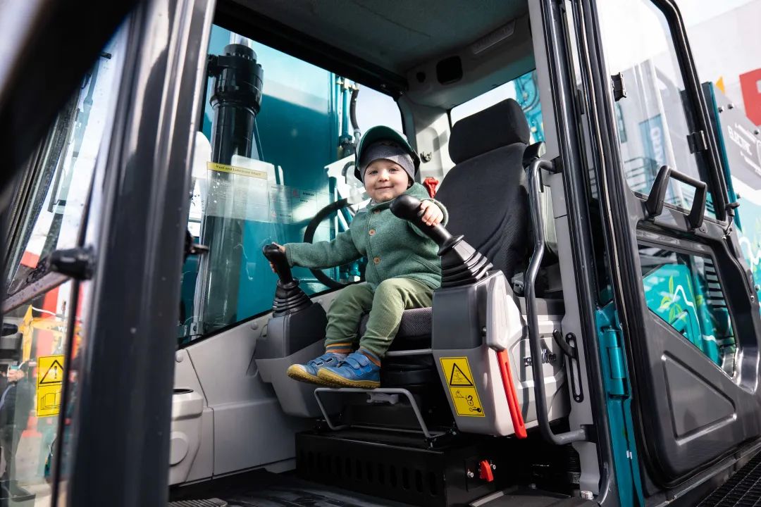 Bauma 2022 | 一组火热现场图带您重温云顶国际yd888智能德国宝马展之旅