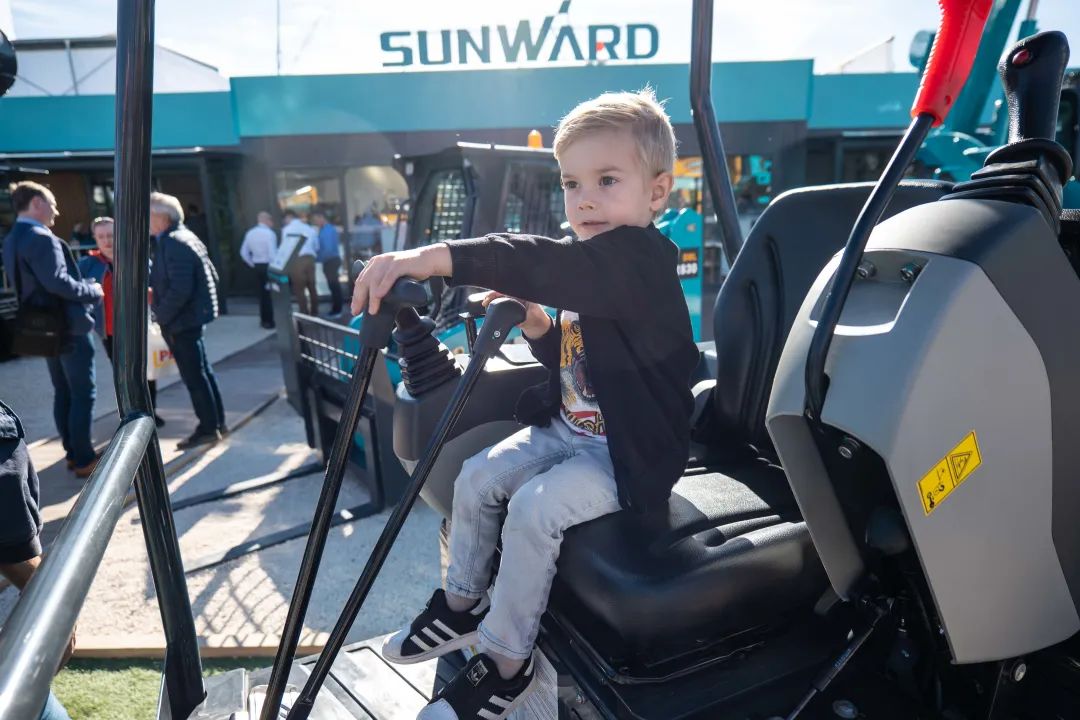 Bauma 2022 | 一组火热现场图带您重温云顶国际yd888智能德国宝马展之旅