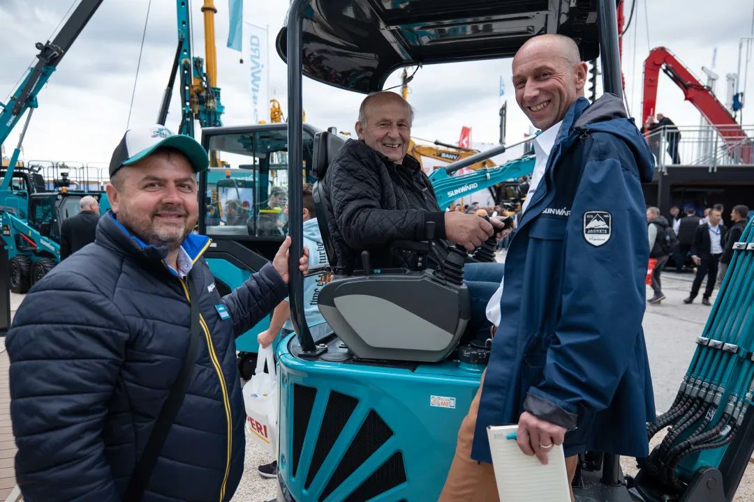 Bauma 2022 | 一组火热现场图带您重温云顶国际yd888智能德国宝马展之旅