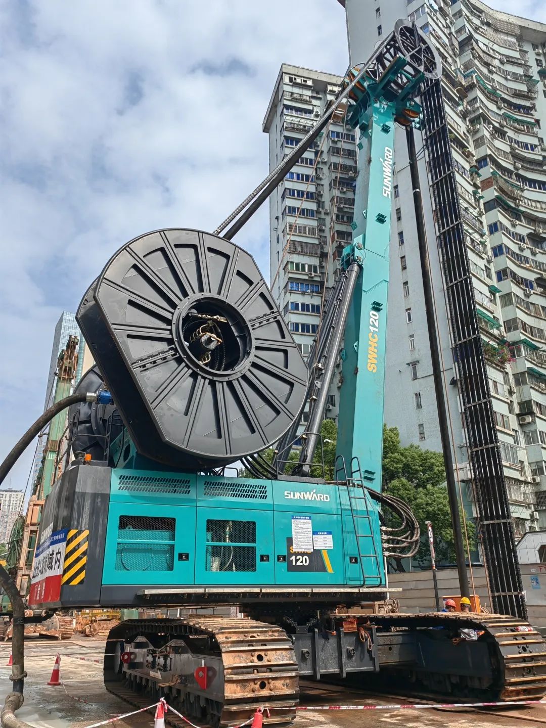 首战创佳绩！云顶国际yd888智能双轮铣槽机助建长沙地铁7号线