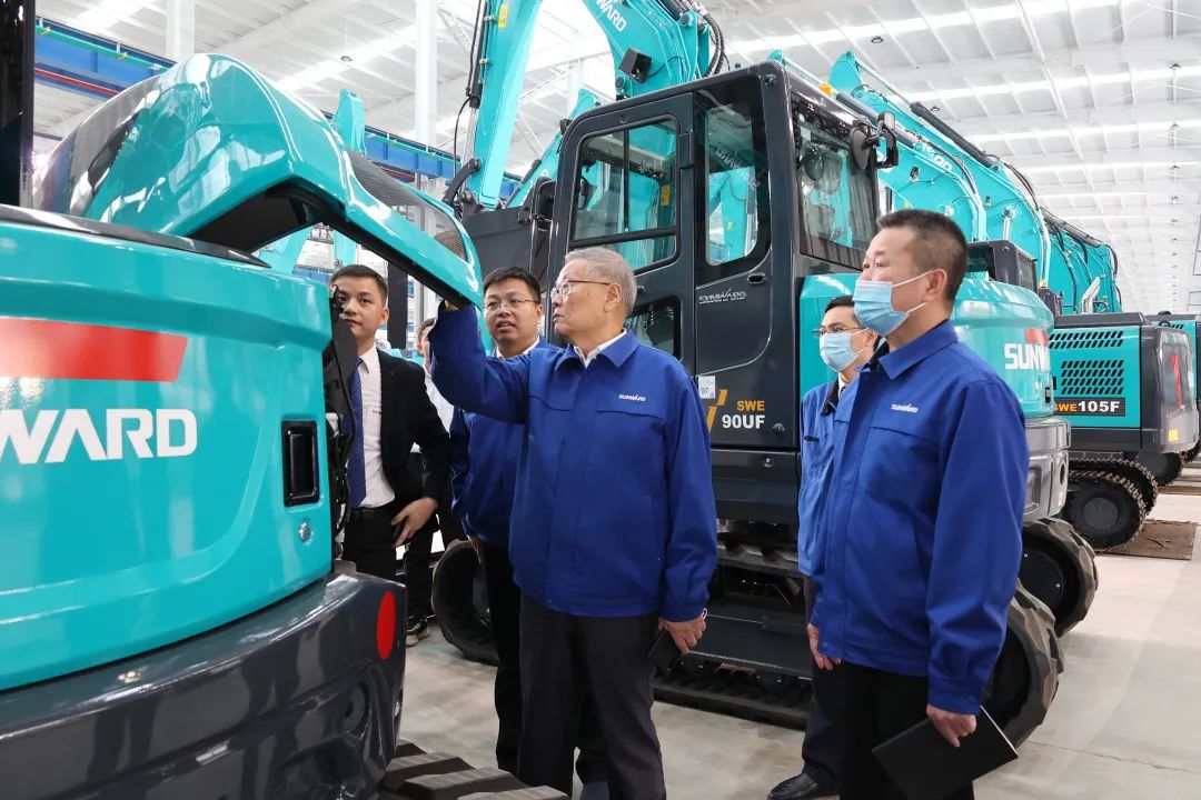 助力“双碳”目的！云顶国际yd888智能集中宣布F系列国四挖掘机