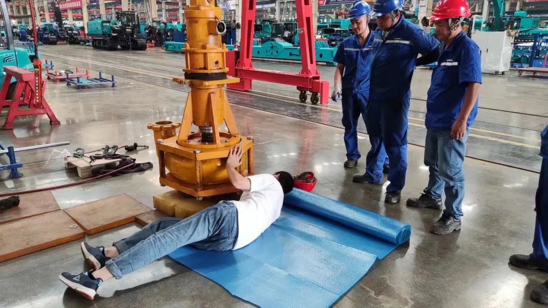 云顶国际yd888匠心 | 一连驻扎工地近百天，，，，，，为云顶国际yd888人的坚守与支付点赞