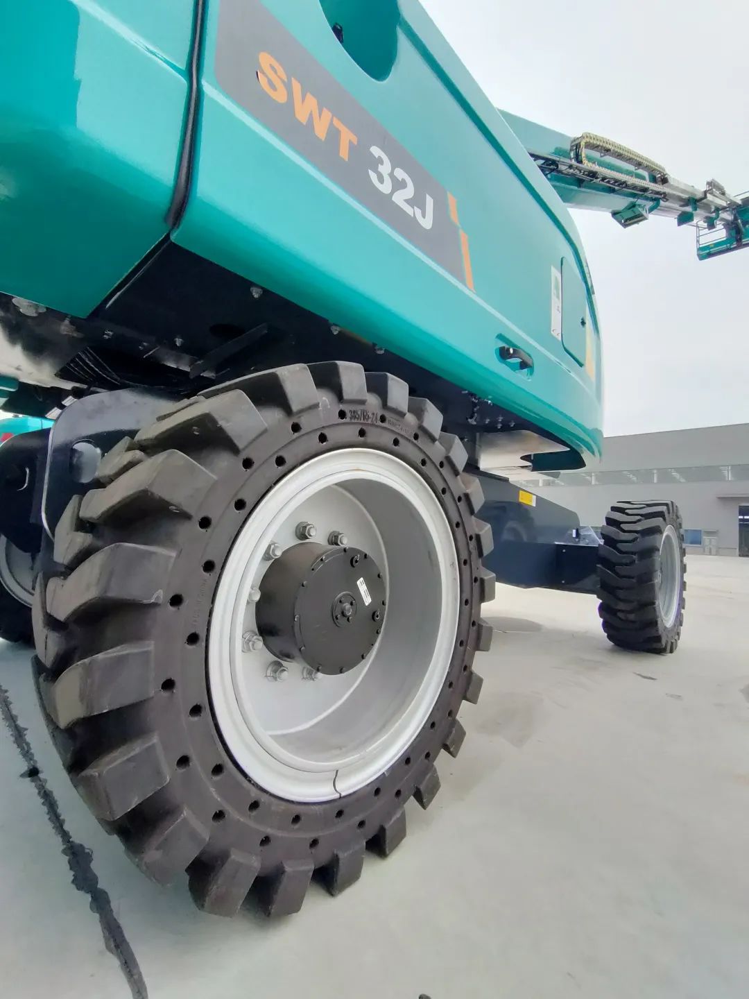 无需扩桥！云顶国际yd888智能国四款32米直臂式高空作业平台乐成下线