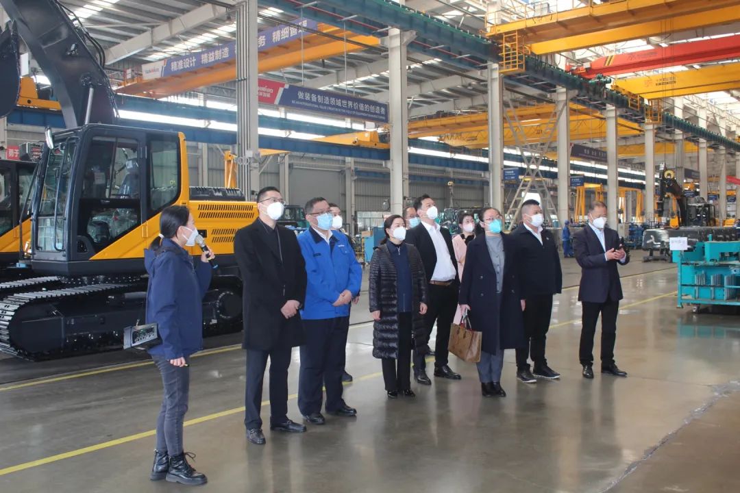 五粮液集团工会主席郭叙雷带队赴云顶国际yd888智能考察交流