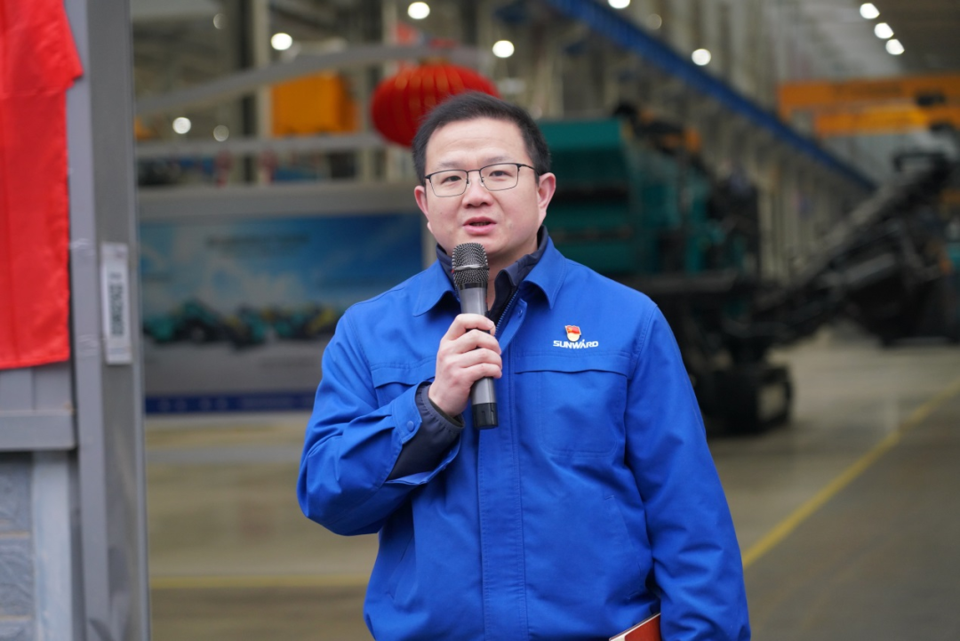 “持证上岗，，，成为破碎筛分装备的好管家！”