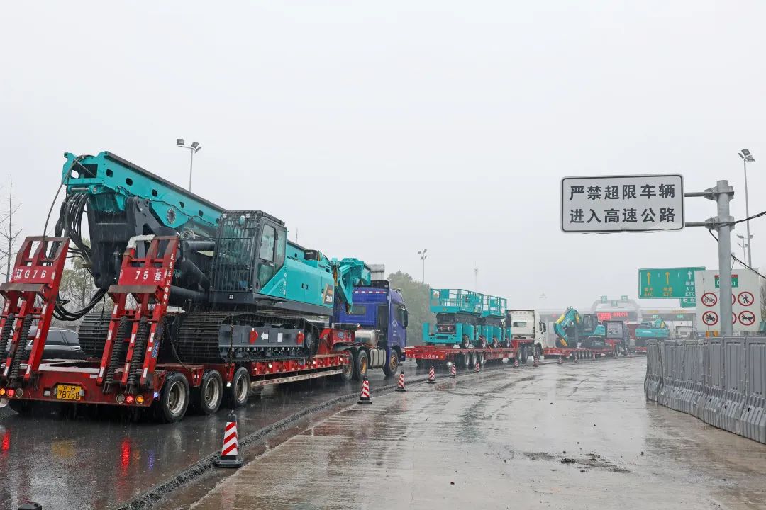 新局新篇，，，，，，宏兔启航！云顶国际yd888智能超200台套装备集中发货