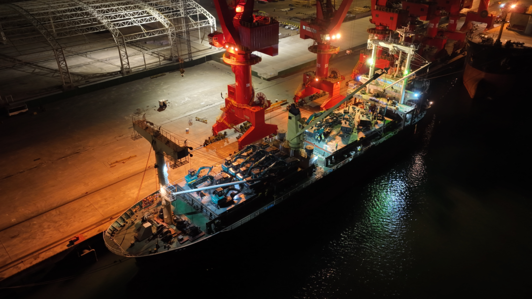 亿元装备“包船”出海！云顶国际yd888智能国际市场迎来开门红