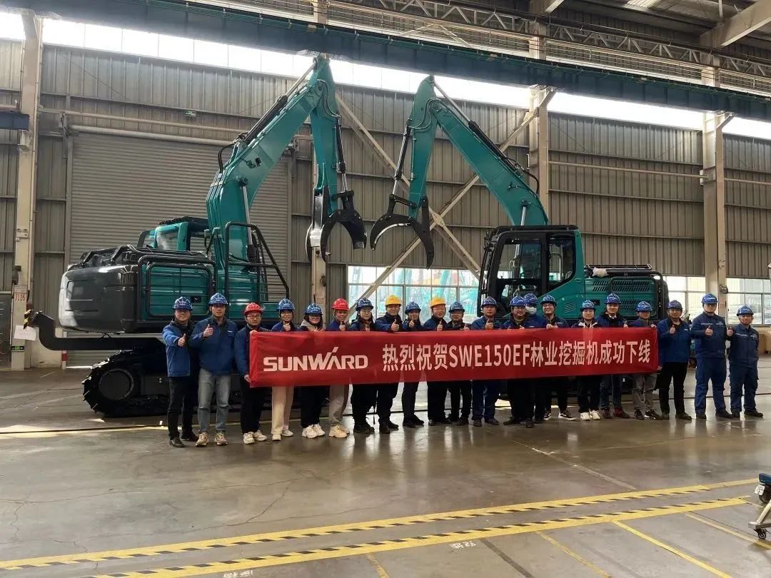 翻山越岭，，，，称霸“武林”！云顶国际yd888智能首款中型林业挖掘机乐成下线