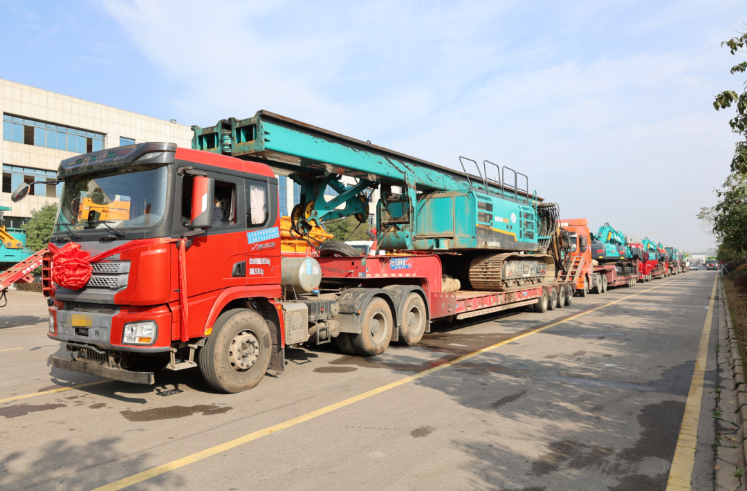 乘着自贸区刷新的春风，，，，，，，云顶国际yd888智能二手工程机械扬帆出海