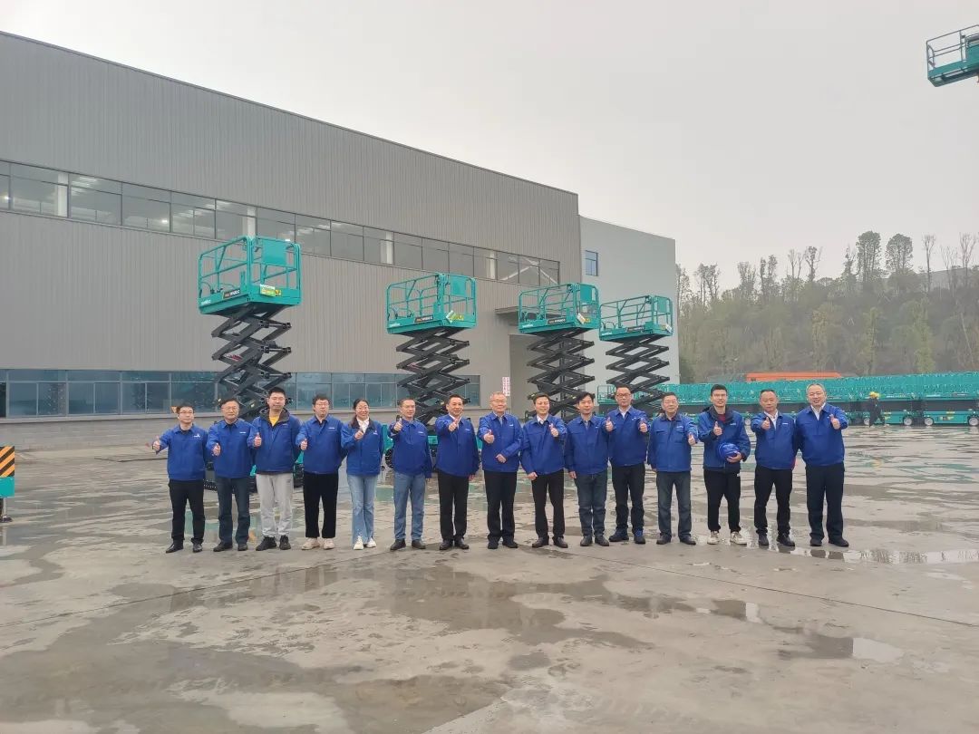 出厂即“出道”！云顶国际yd888智能首款履带剪叉式高空作业平台批量上市