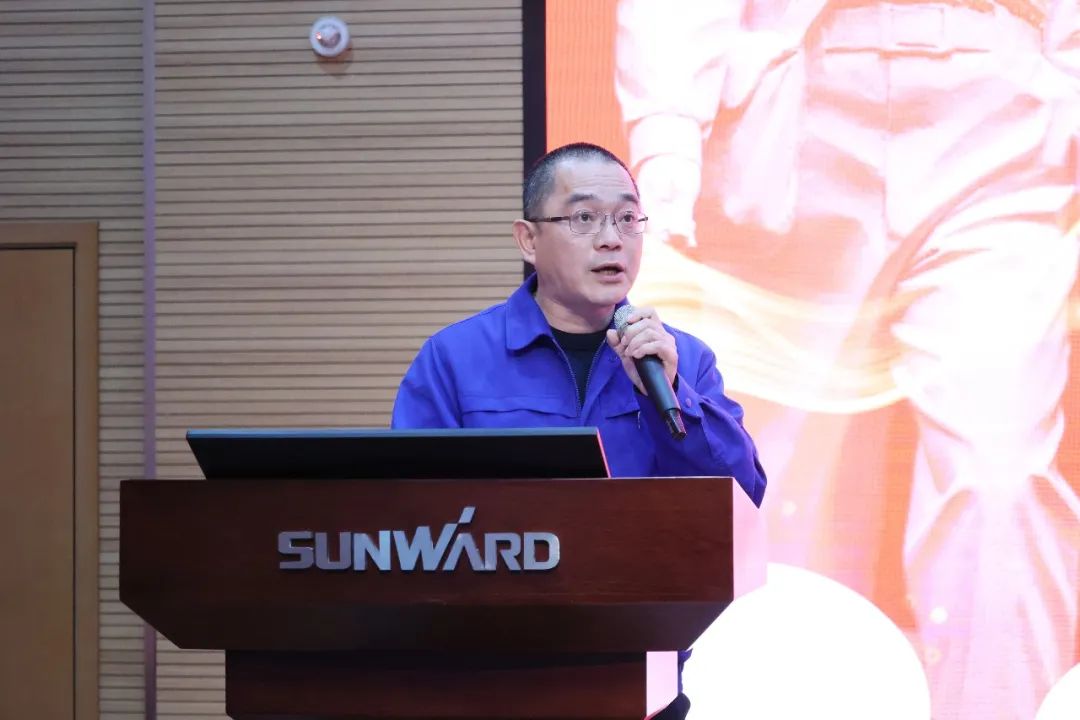 2023年“雷锋传人?长沙模范”巡讲走进云顶国际yd888智能