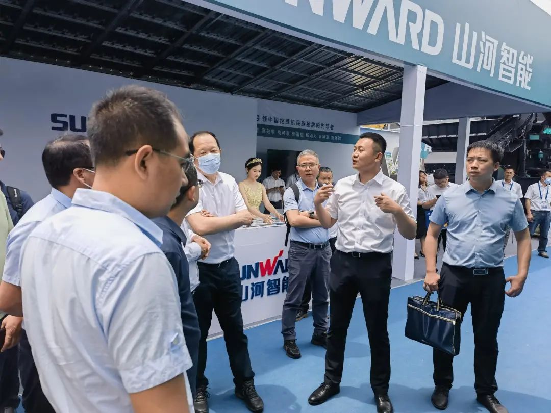 携手共建“一带一起”，，，云顶国际yd888智能地下工程装备广受关注