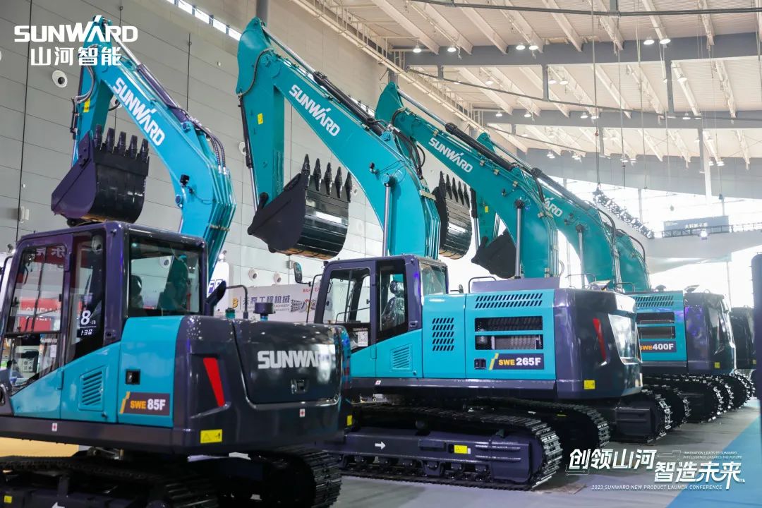 精品出击、互动一直！云顶国际yd888智能F系列挖掘机闪灼长沙展