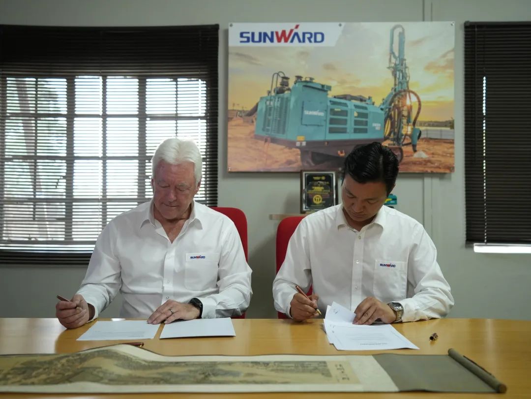 上岸南非，，，云顶国际yd888智能新型凿岩利器交付客户