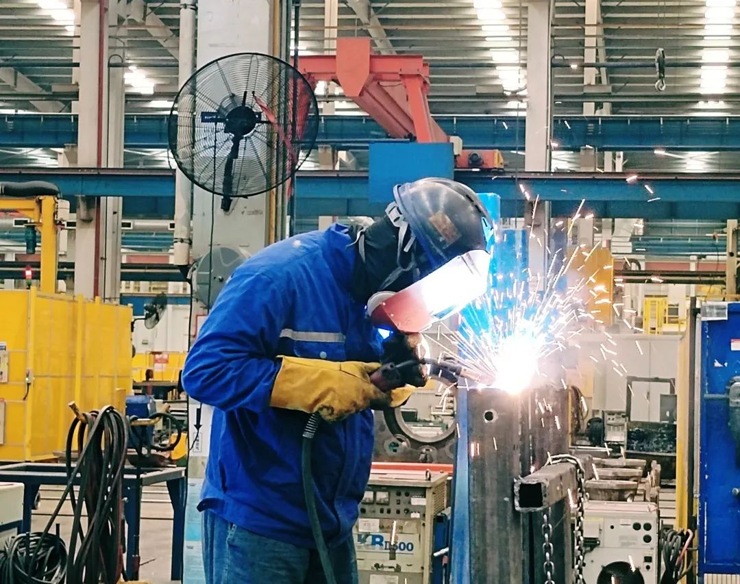 劳动庆幸，，，，，，创立伟大！纪录那些通俗且伟大的劳动瞬间