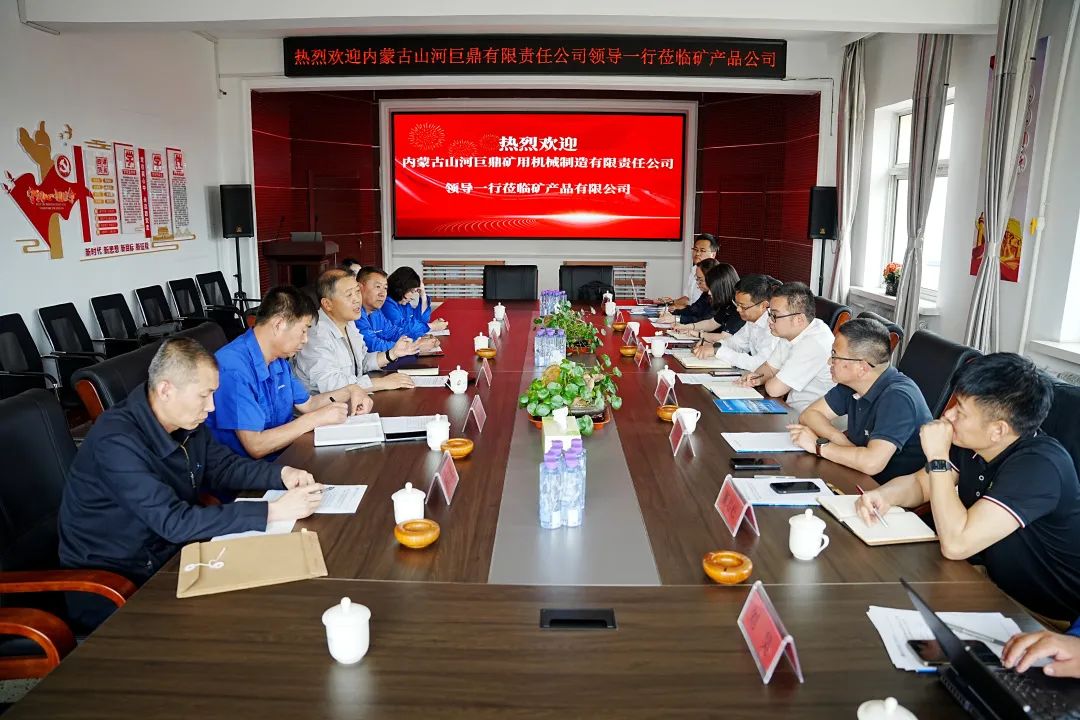 一连助力“双碳”目的，，，，，，云顶国际yd888巨鼎LNG矿卡在辽宁批量应用