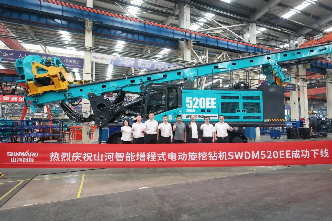 助力“双碳”、绿动未来！云顶国际yd888智能增程式电动旋挖钻机、液压混淆动力旋挖钻机齐交付