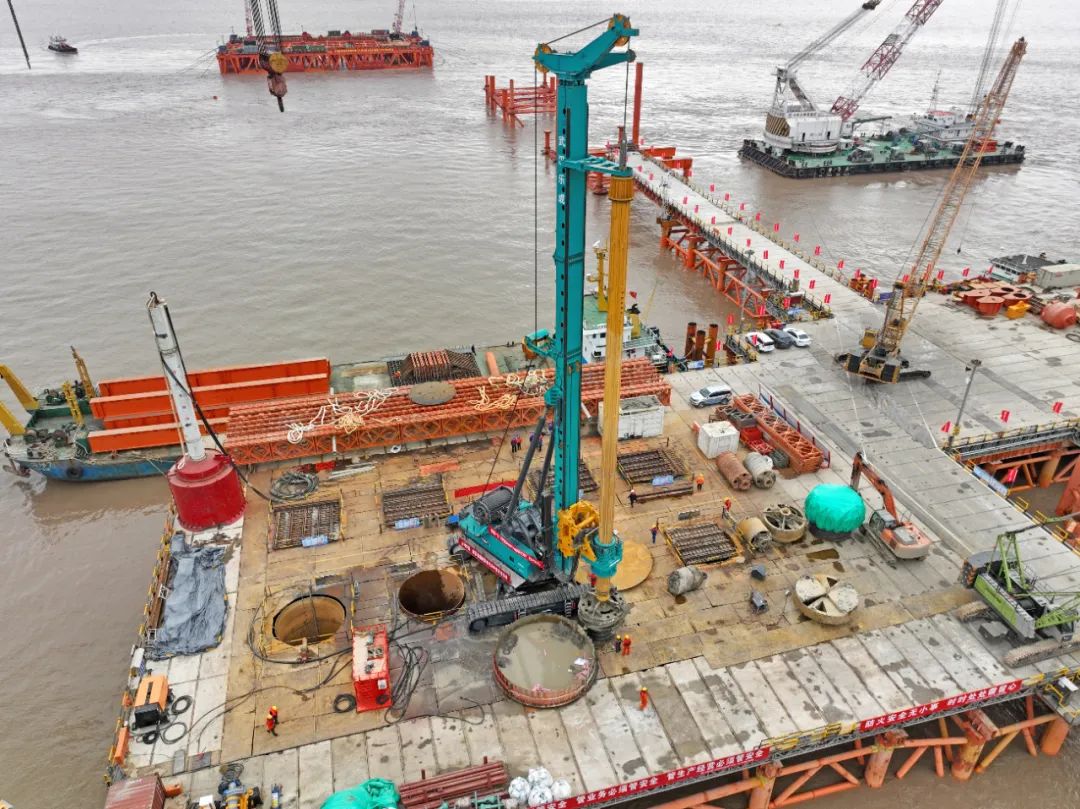 新战绩+1！云顶国际yd888智能超等旋挖钻机创6.3米直径钻孔新纪录