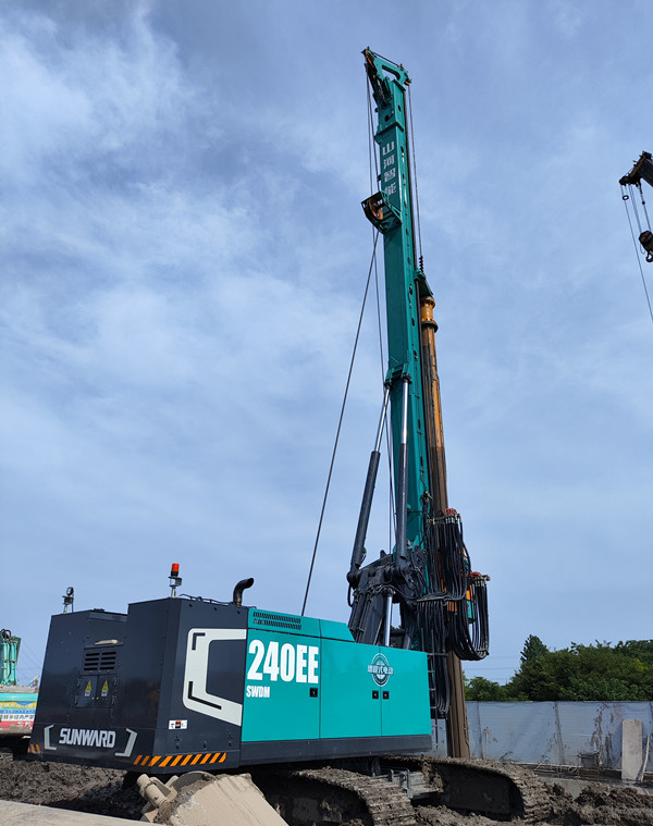 出道即巅峰！云顶国际yd888智能增程式电动旋挖钻机硬核给“利”