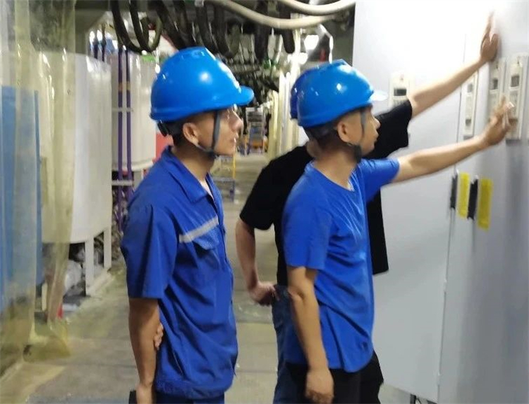 首战华东市。。。≈刑贫ス蕐d888杭德市域铁路工程地莫区间左线盾构机顺遂始发