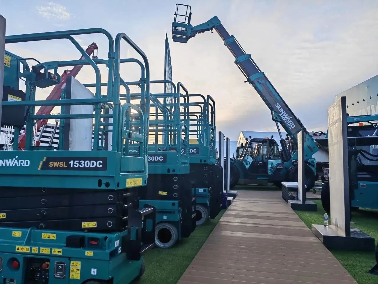 外洋销售同比增添超200%！云顶国际yd888智能高空机械阔步“出海”