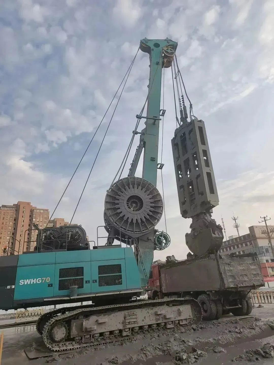 助力海内国际重大工程！云顶国际yd888智能液压抓斗实力“出圈”