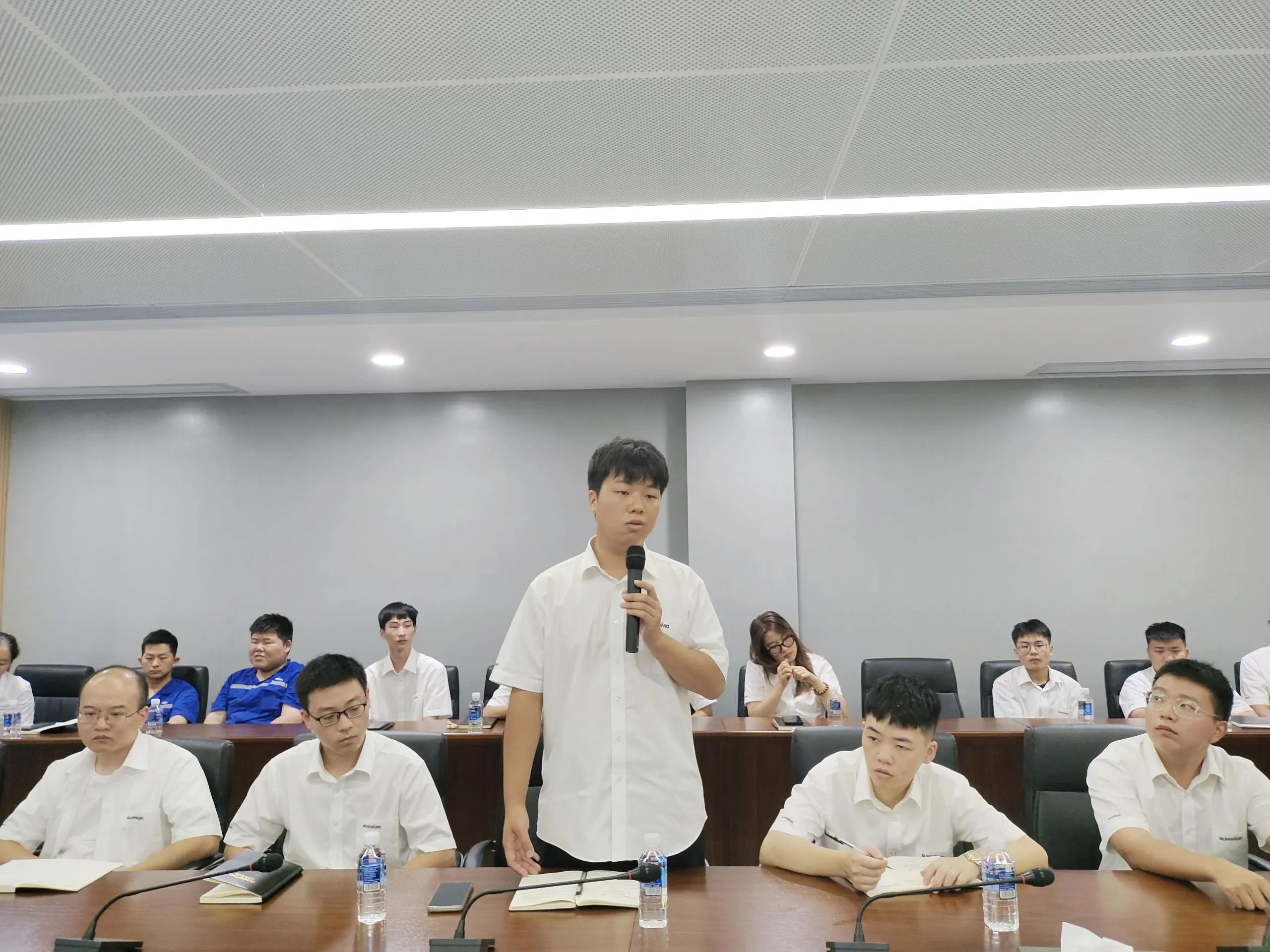 泛论心声，，，，共话未来！这场应届结业生员工座谈会，，，，很暖，，，，很知心！