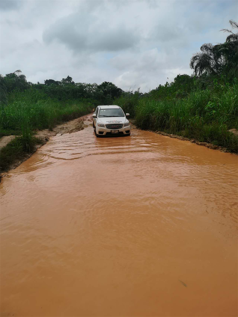 品质云顶国际yd888，，，，专心折务！云顶国际yd888智能效劳万里行活动走进非洲加纳