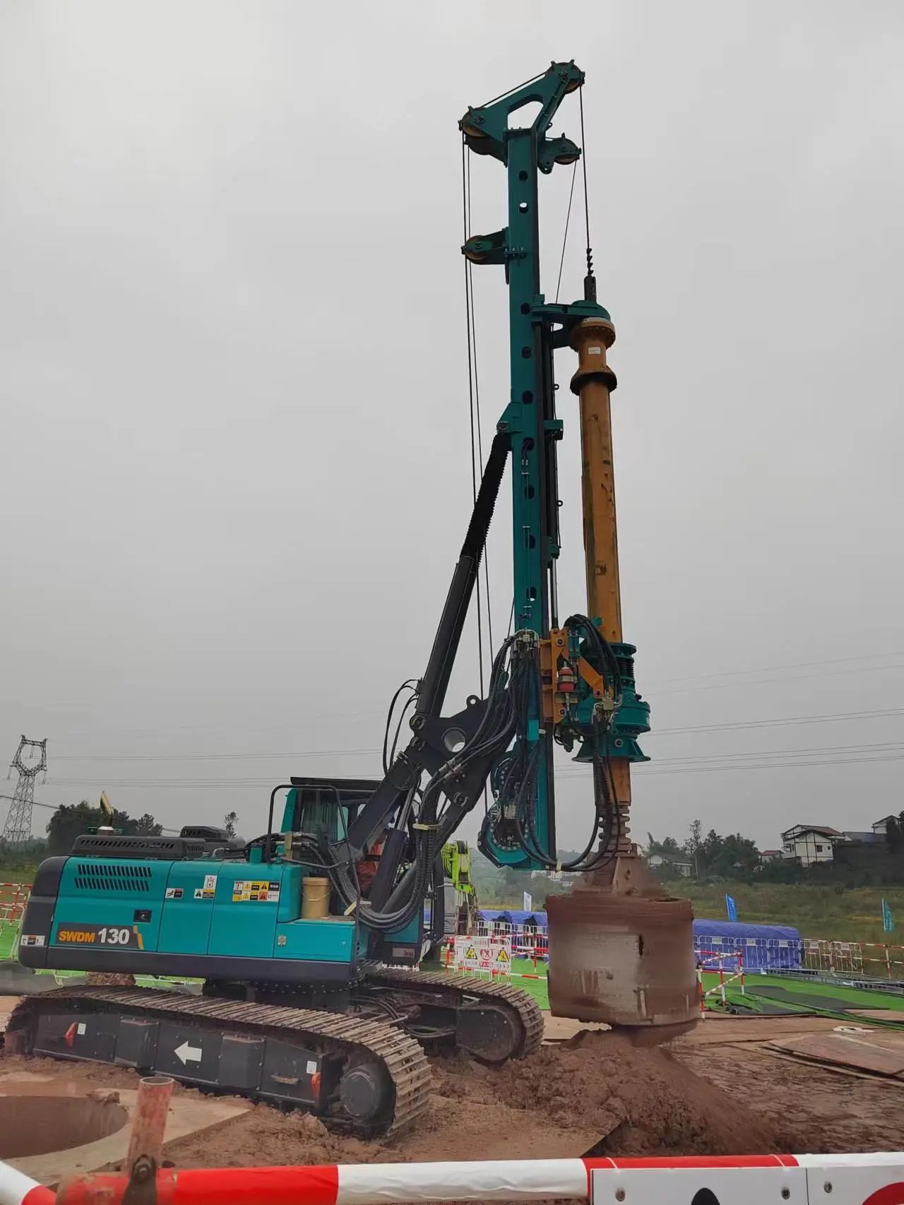 “强将”出击！云顶国际yd888智能旋挖钻机助力哈密送重庆特高压工程