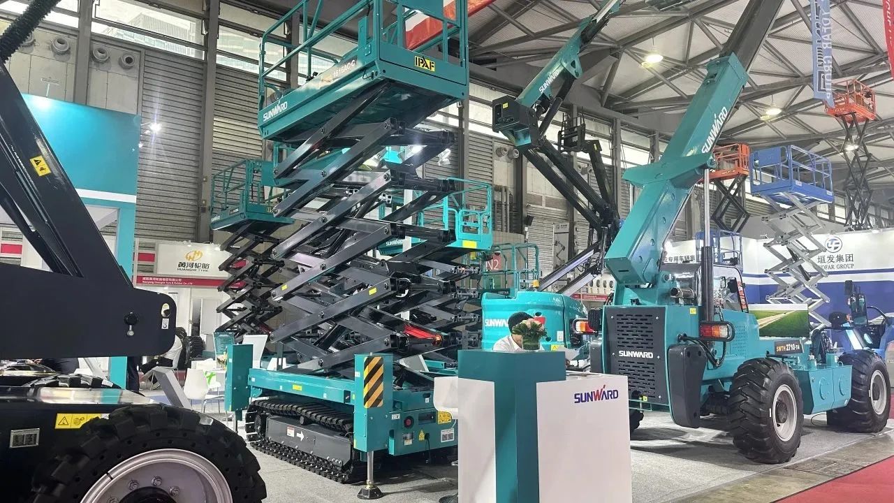 精品出击，，，闪灼魔都！云顶国际yd888智能全系列高空机械亮相2023亚洲国际高空展