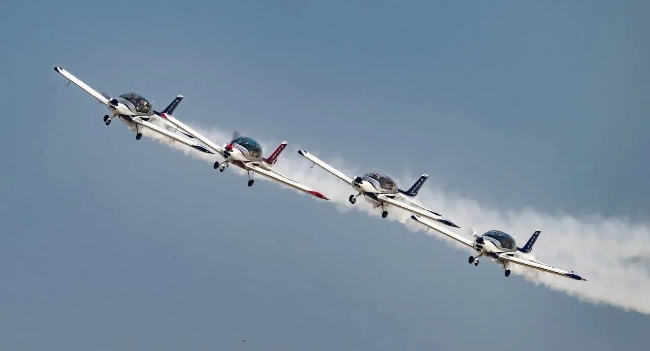 央媒聚焦！一起见证首届亚洲通用航空展上的云顶国际yd888风范