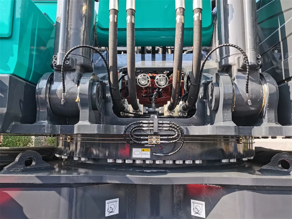 定制开发、功效更强！云顶国际yd888智能SWE750ELR加长臂液压挖掘机下线交付