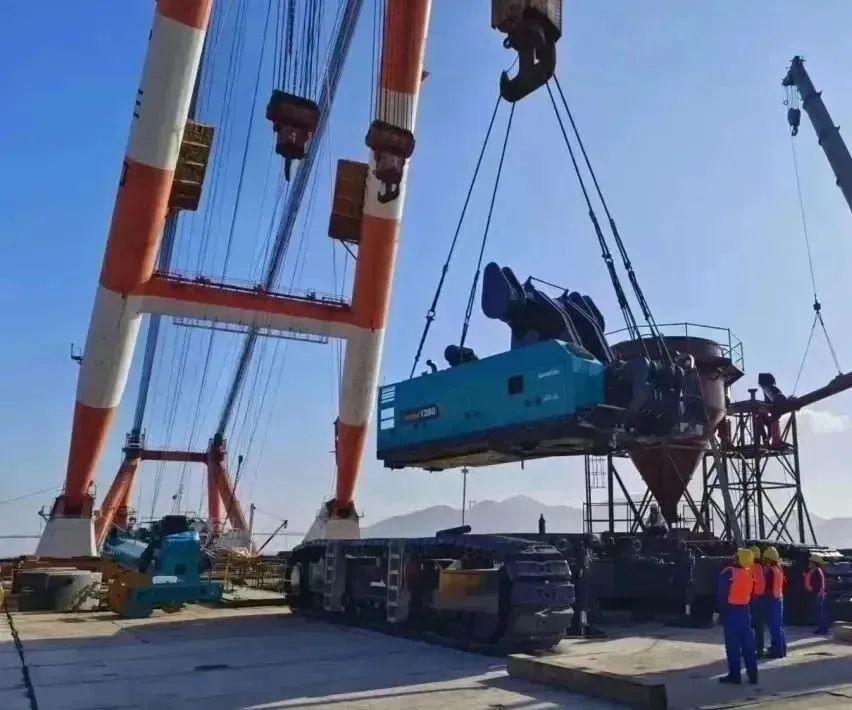 周全告捷！云顶国际yd888智能超等旋挖钻机圆满完成甬舟铁路西堠门公铁两用大桥桩基施工使命