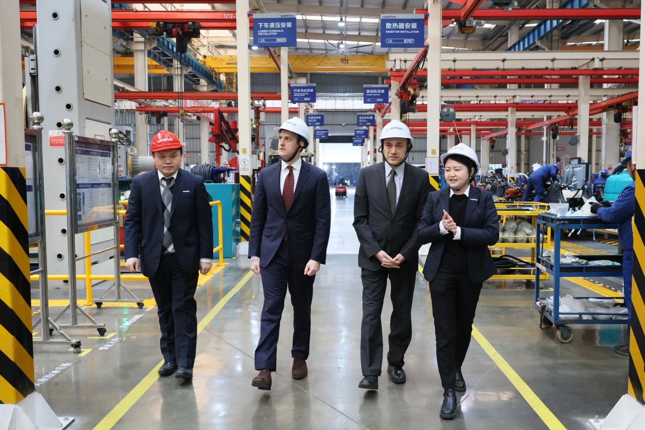 加拿大驻广州总领事贝加德到访云顶国际yd888智能