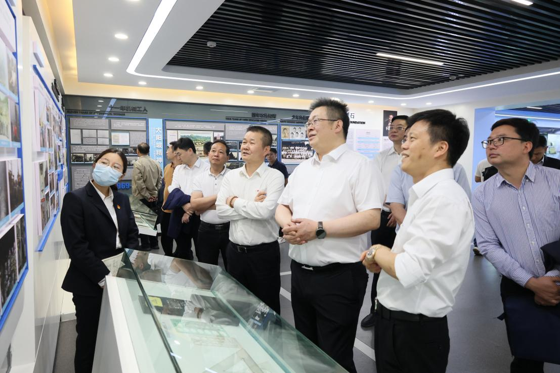 湖南钢铁集团党委书记、董事长李建宇到云顶国际yd888智能调研交流