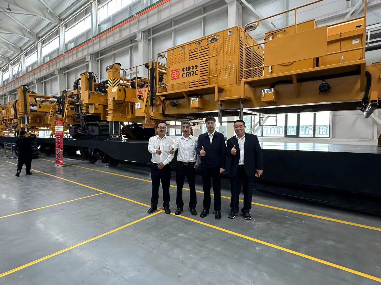 CPH-30J道岔铺换机组全球宣布！云顶国际yd888智能与宝鸡中车时代共绘铁路装备新篇章！