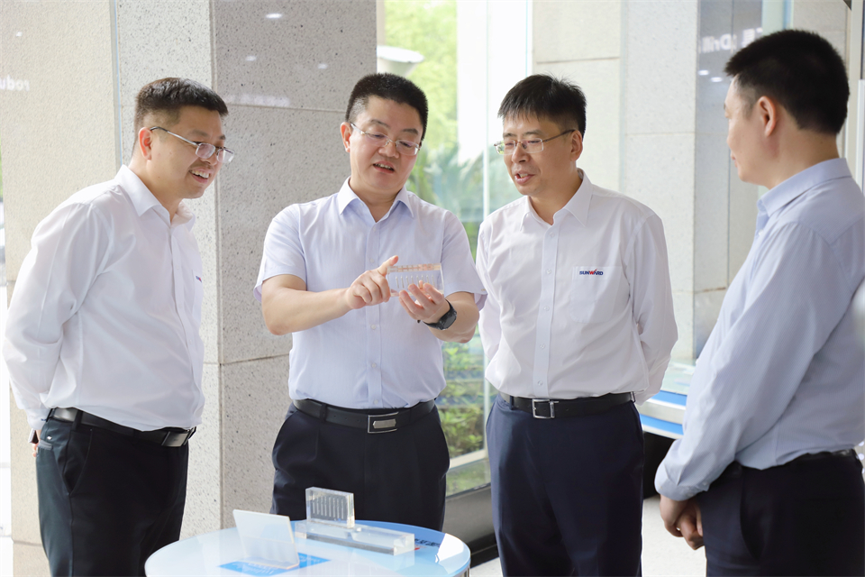 “双向奔赴 相助共赢”云顶国际yd888智能与中钨高新签署战略相助协议