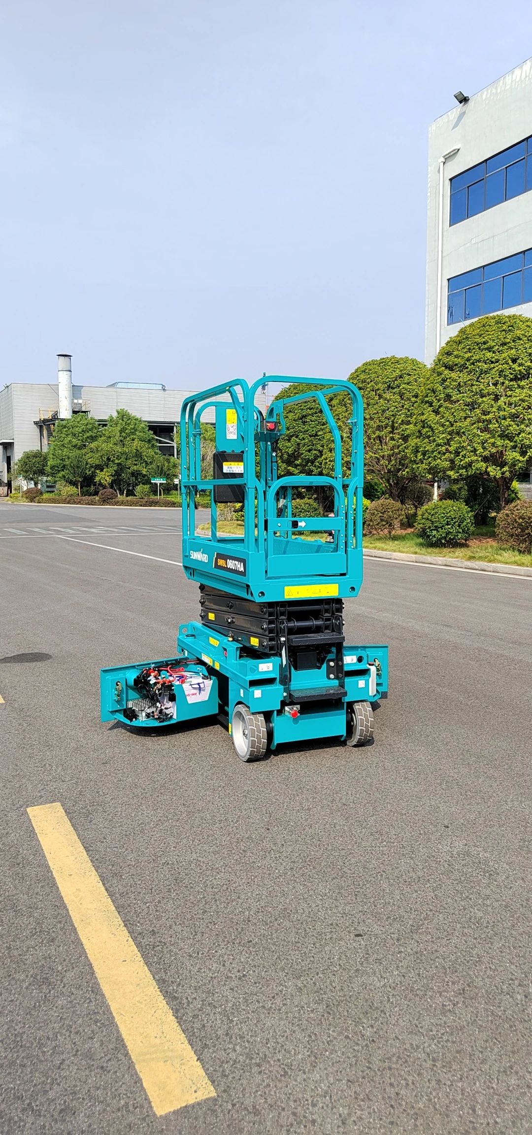 向“新”而行！云顶国际yd888智能又一款电动液驱剪叉式高空作业平台宣布