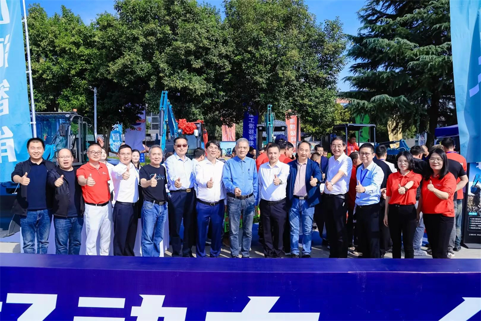 展现“掘”对实力！云顶国际yd888智能亮相2024微挖大会暨小型装备大会